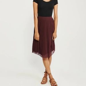 NWOT Abercrombie & Fitch Pleated Midi Skirt